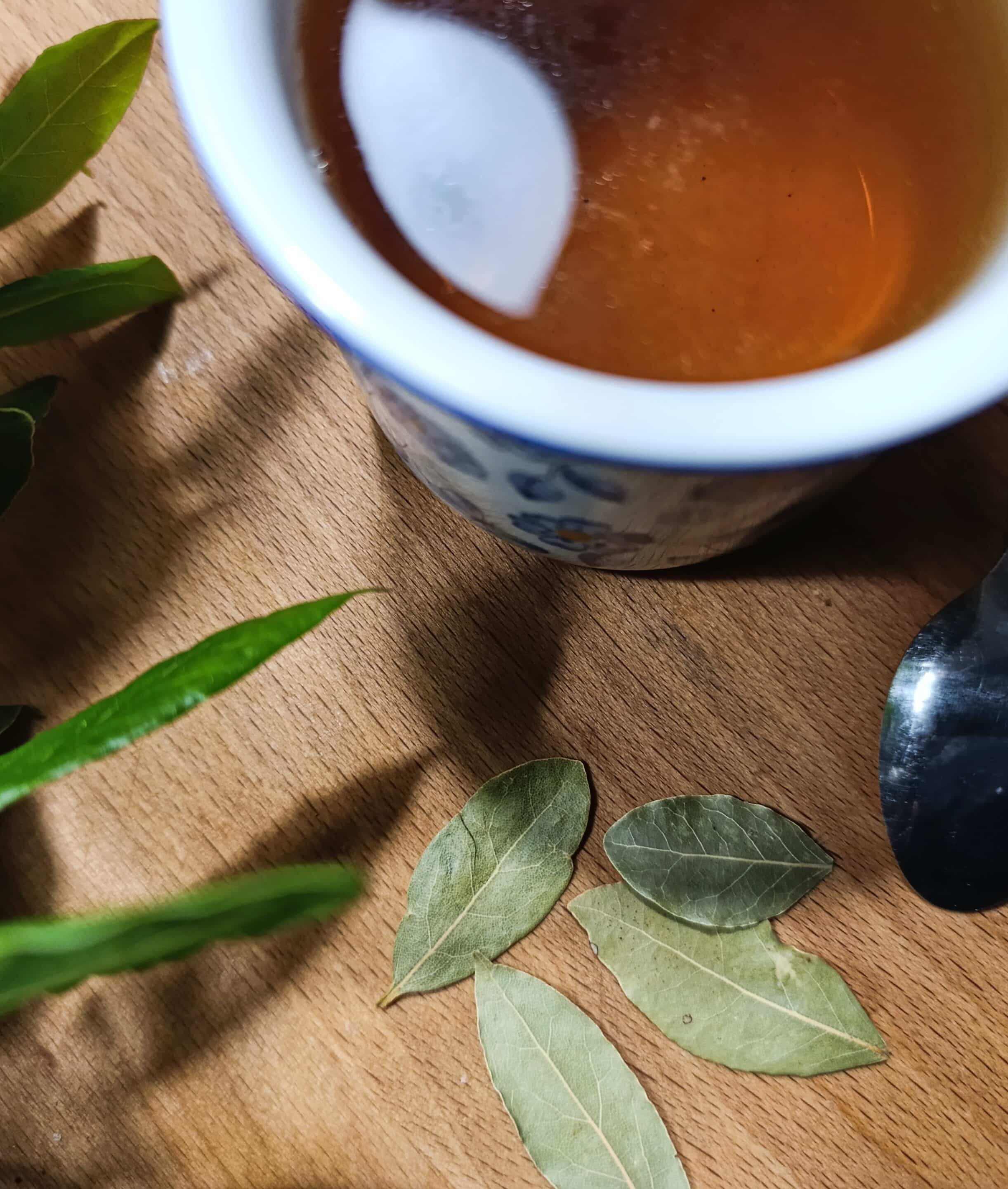 čaj z bobkového listu